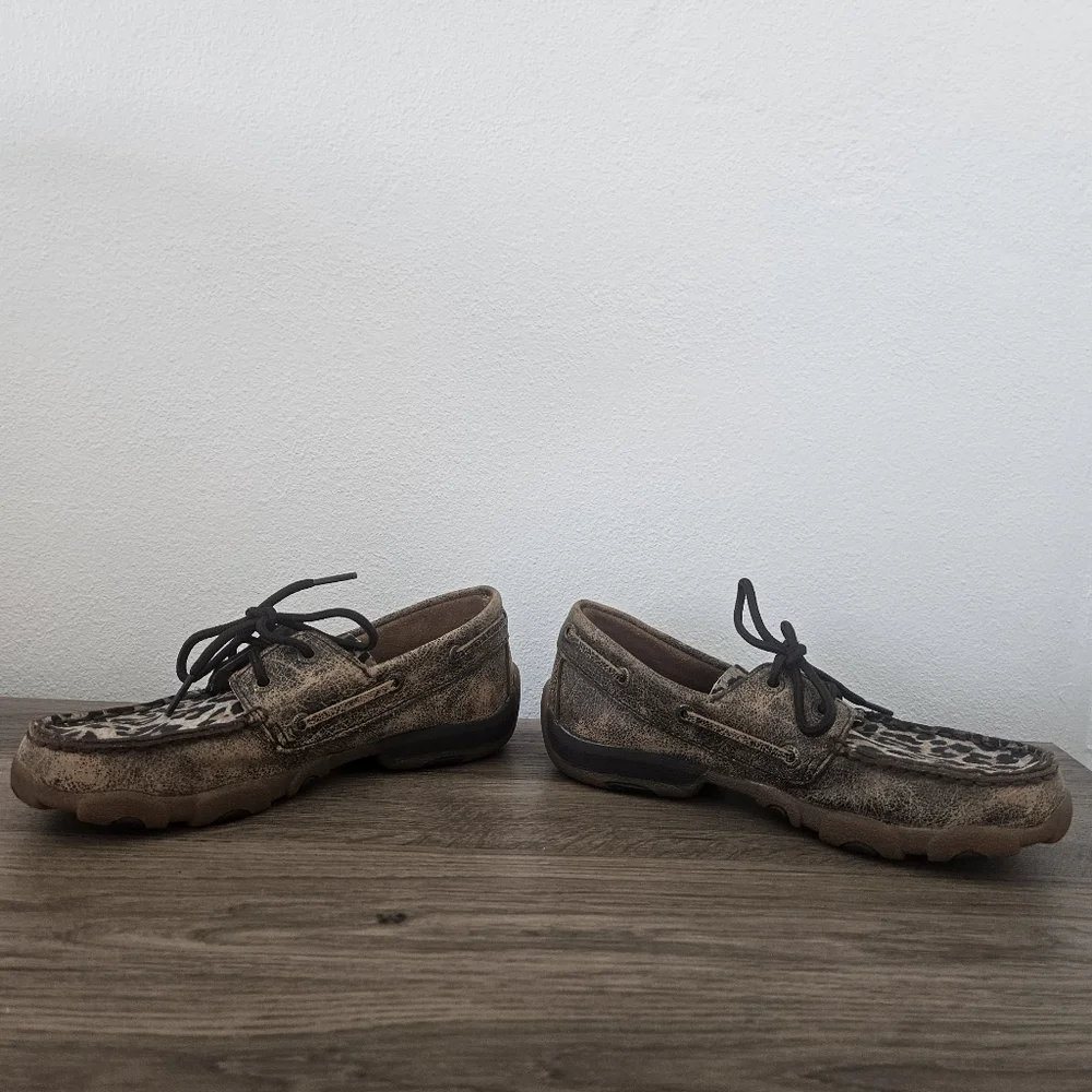 Twisted X boots Kids Leopard Print boat Driving Mocs Shoe‎ size 2.5